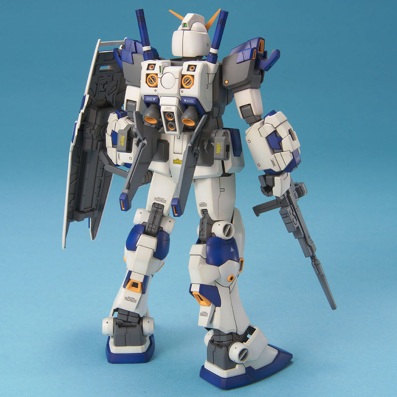 MG 1/100 Gundam RX-78-4